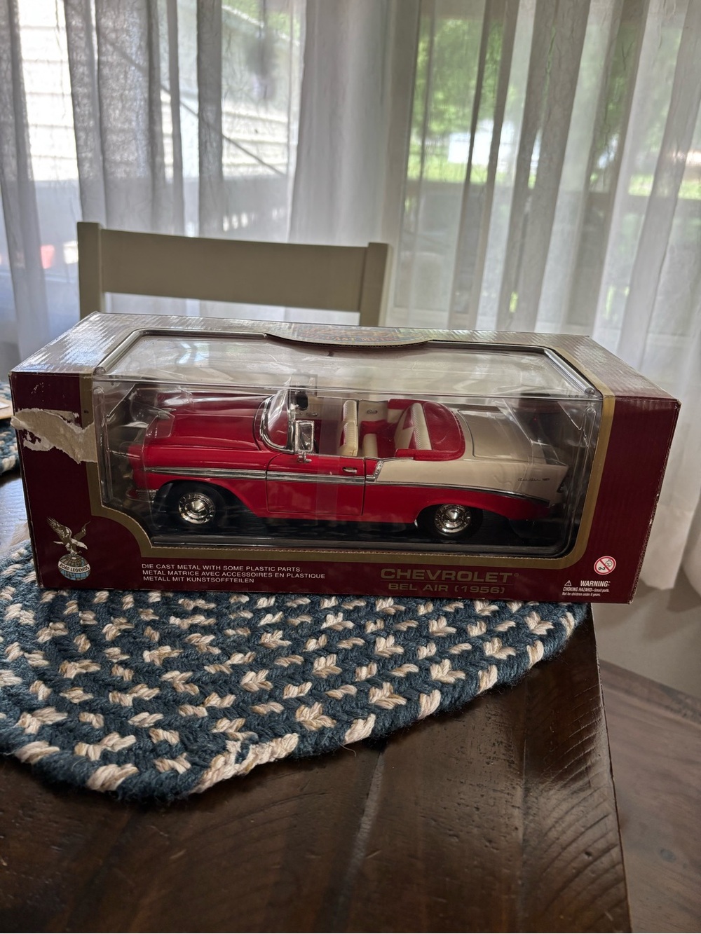 Vintage New in Box Chevrolet Bel Air 1956 Red and White Die-Cast Model 1:18
